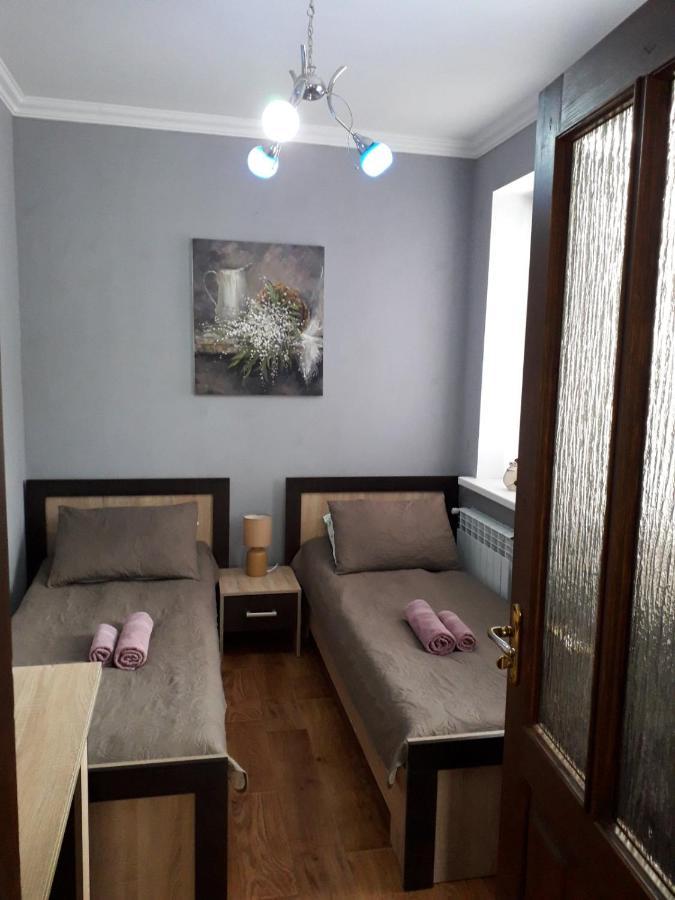 Appartement Apartament On Levanevskogo 2 à Kamianets-Podilsky Extérieur photo